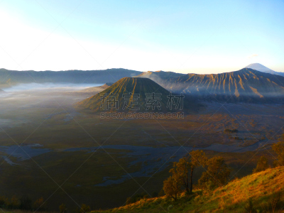 婆罗摩火山,柏拉图,bromo-tengger-semeru national park,东爪哇,水平画幅,山,无人,早晨,户外,烟