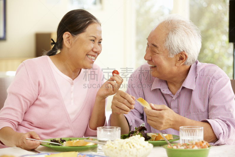 老年人,家庭生活,异性恋,膳食,亚洲,健康食物,亚洲人,古老的,男性,仅成年人