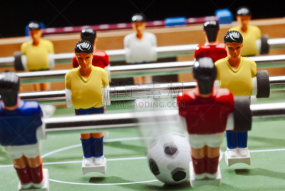Spielen mit dem Tischfußball