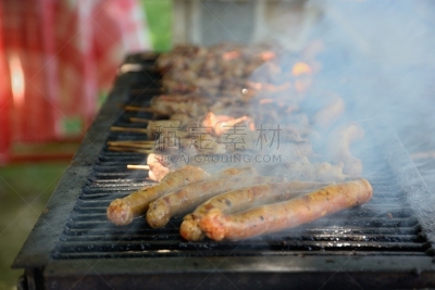 烤肉架,维也纳香肠,希腊烤肉卷,煤球,t骨牛排,牛肋排,碳烤,格子烤肉,希腊食物,水平画幅