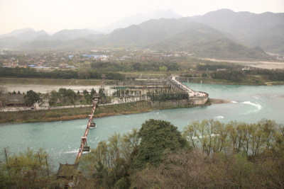 Min river and Dujiangyan (都江堰) irrigation system, Sichuan, China
