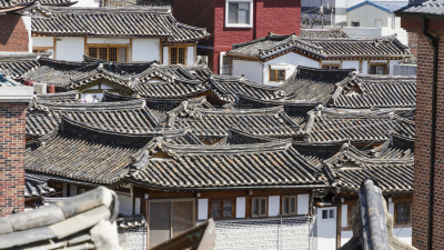 北村韩屋村,韩国,屋顶,首尔,晴朗,白昼,旅游目的地,水平画幅,建筑,乡村