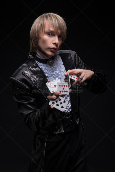 魔术师,技能,轮流抛接,男巫,垂直画幅,金色头发,马戏团,人,错觉,表演者