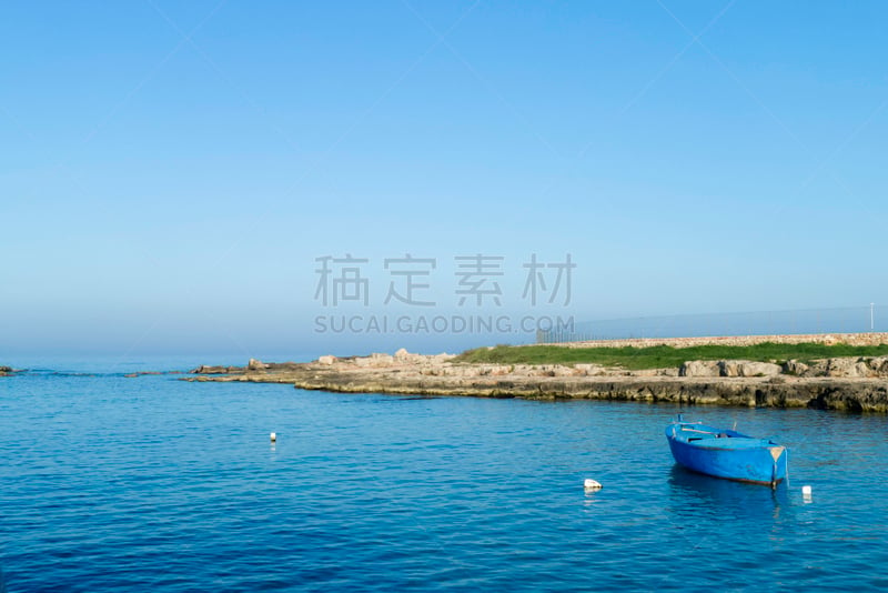 普利亚区,亚得里亚海,船,海岸线,水,天空,水平画幅,无人,海港,户外