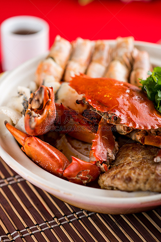 Claypot seafood bowl 龙虎烩