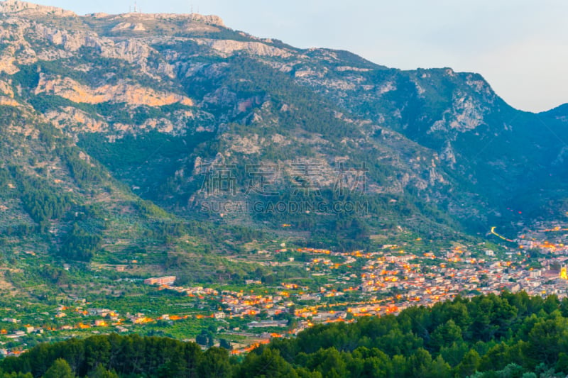 城镇,马略卡,航拍视角,西班牙,齿状山脊,sierra de tramuntana,云景,云,地中海,户外