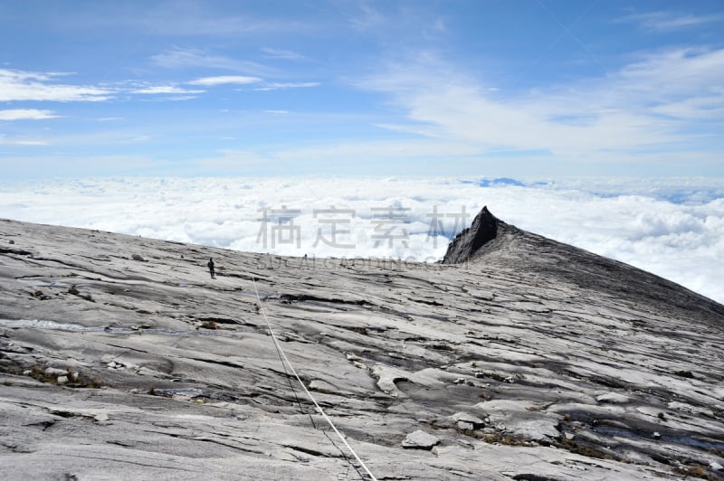 顶部,京那峇鲁山,京那巴鲁山国家公园,水,天空,水平画幅,山,雪,户外,马来西亚