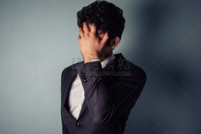 头痛,男商人,压力,水平画幅,情绪压力,男性,仅男人,仅成年人,疲劳的,白领