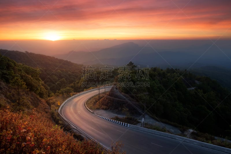 黎明,路,茵他侬国家公园,山景城,清迈省,天空,水平画幅,云,山,无人