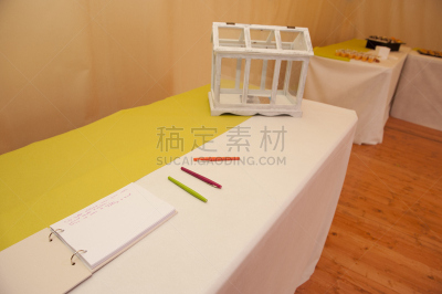 书,婚礼客人,水平画幅,留言簿,友谊,婚姻,桌子,绿色,橙色,金融