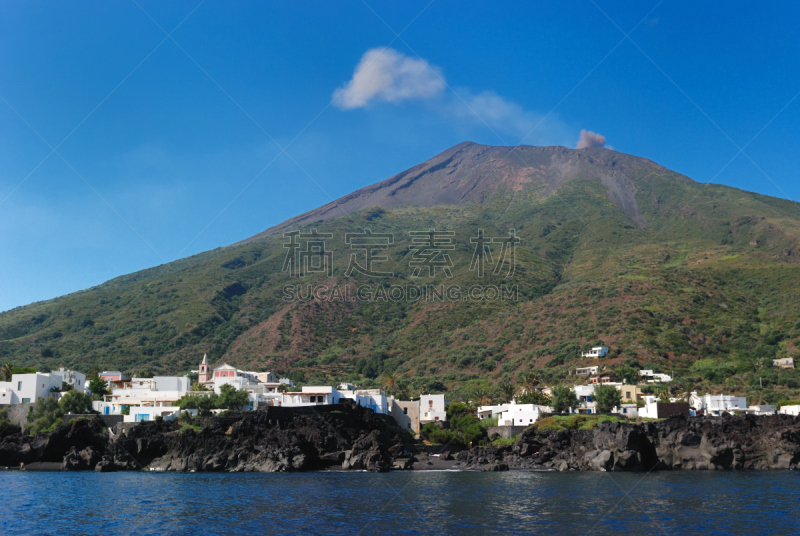 斯托伦波里岛,城镇,水,天空,水平画幅,火山地形,户外,烟,山,海景