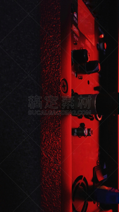 霓虹灯,背面视角,放音设备,旋钮,扬声器,电缆,垂直画幅,舞台,无人,乌克兰