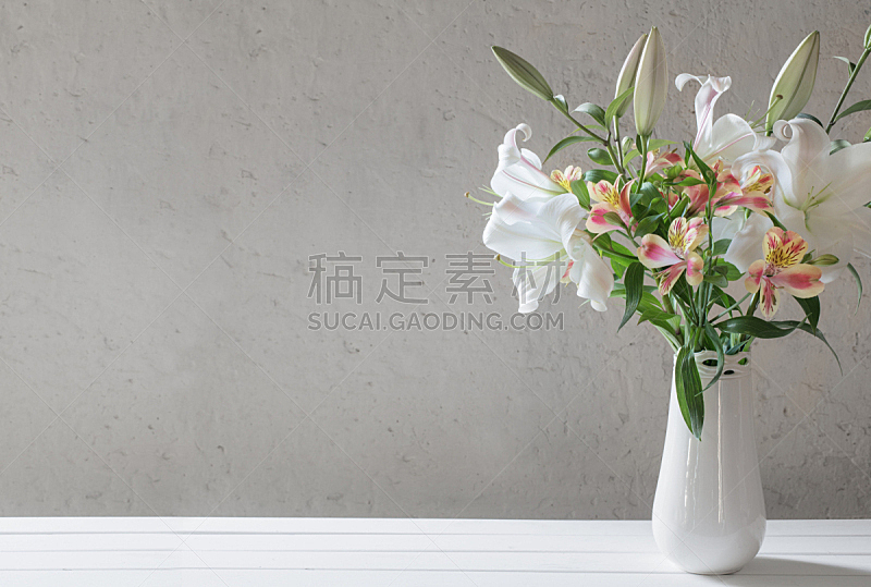 百合花 花瓶 背景 古典式 自然美 白色 六出花 美 贺卡 留白图片素材下载 稿定素材
