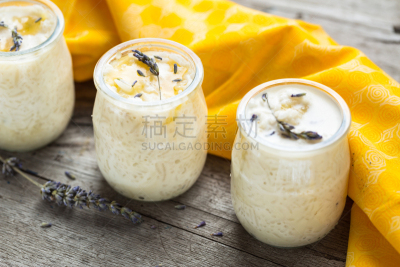 蜂蜜,熏衣草,米糕,饮食,早餐,水平画幅,米,素食,无人,奶油