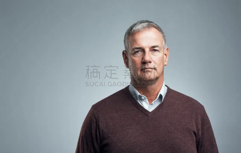 正面视角 生活方式 认真的 互联网 留白 休闲活动 面无表情 衰老过程 古老的 男性图片素材下载 稿定素材 正面视角 生活方式 认真的 互联网 留白 休闲活动 面无表情 衰老过程 古老的 男性图片素材下载 稿定素材