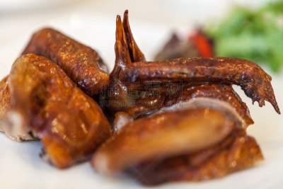烤的,鸽子,乳鸽肉,粤菜,广州,水平画幅,无人,特写,前景聚焦,彩色图片