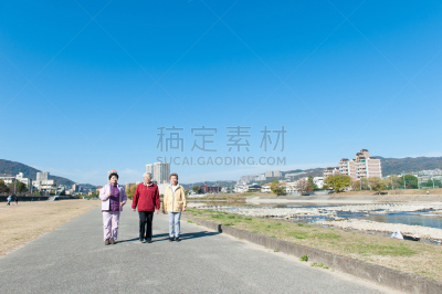 老年女人,友谊,天空,水平画幅,伴侣,人群,户外,草,日本人,兵库县