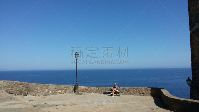 卡斯特尔萨多,水平画幅,撒丁岛,全身像,女朋友,人,夏天,海洋,中世纪时代,一个人