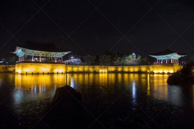池塘,雨,亭台楼阁,白昼,水,水平画幅,夜晚,无人,古老的,曙暮光
