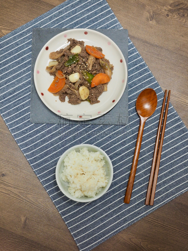 韩式烧牛肉,东方食品,烧肉,野餐烤牛肉,朝鲜的新年,韩国中秋节,韩国泡菜,酱油,饮食产业,筷子