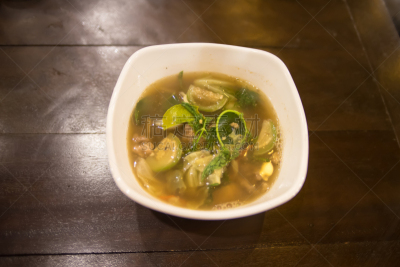 浓味肉汤,汤碗,碗,蔬菜,肉,晚餐,泰国食品,膳食,食品,午餐
