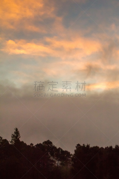 塞文山区,黎明,垂直画幅,天空,美,云,山,无人,早晨,夏天