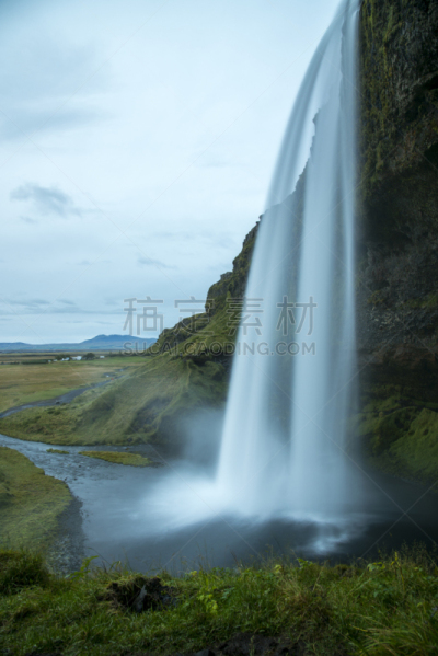 seljalandsfoss waterfall,冰岛国,寒冷,曙暮光,长的,云,黄昏,草,著名景点,河流