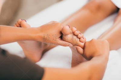 女人,spa美容,部分,透过窗户往外看,健康保健,腰部以下,纯净,健康,腿,脚部按摩