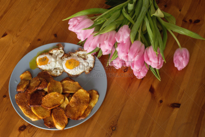 郁金香,patatas bravas,煎蛋,粉色,花束,餐具,水平画幅,传统,蛋糕,烘焙糕点