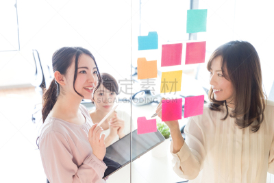 人群,女商人,会议室,经理,日本人,青年人,专业人员,动机,技术,正装