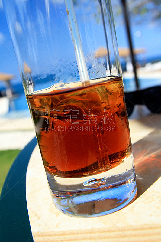 鸡尾酒,加勒比海地区,垂直画幅,桌子,沙子,无人,蓝色,户外,冰,饮料