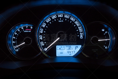 仪表板,夜晚,设备用品,汽车,极简构图,停车计时器,计程表,限速标志,公里,速度计