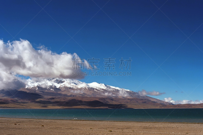 山,湖,在底端,灵性,冈仁波齐峰,丘陵,树荫,传统庆典,高原,佛塔