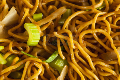 炒面,面条,捞面,姆斯堂自治区,中式外卖,豆芽,油菜,炒菜锅,蔬菜,香料