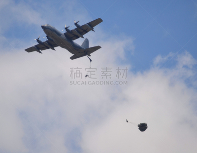 降落伞运动,c-130大力神运输机,c-130运输机,货机,降落伞,水平画幅,航空业,飞机,飞行器