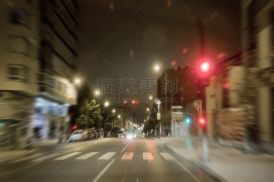 红绿灯,雨滴,市区路,夜晚,绿色,红灯,加利西亚,水平画幅,无人,户外