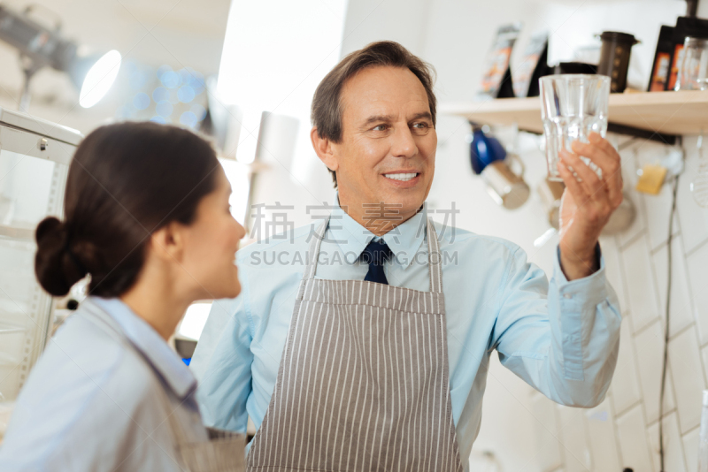 老年男人,好奇心,玻璃,半身像,业主,咖啡店,智慧,辅助性t[淋巴]细胞,新创企业,经理