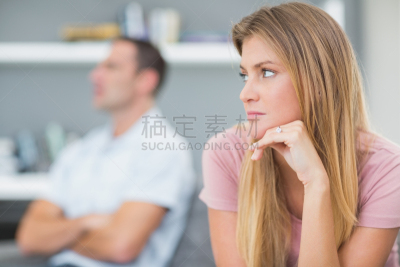 沙发,异性恋,问题,不理的,修改系列,正面视角,30到39岁,水平画幅,troubles,船尾