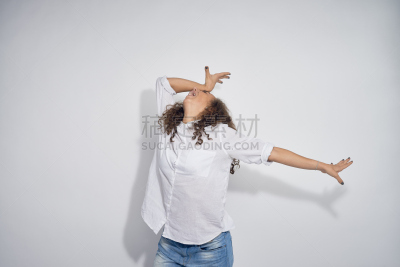 小题大作,昏晕,女主唱,拉美人和西班牙裔人,水平画幅,仅成年人,非凡的,青年人,仅一个青年女人,坏消息