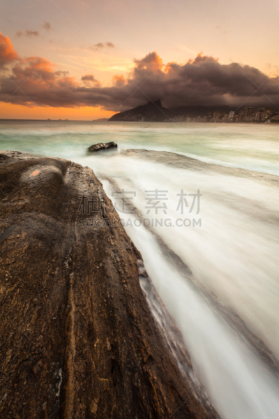 太阳,垂直画幅,俩兄弟山,无人,阿波阿杜尔海滩,巴西,户外,海洋,摄影