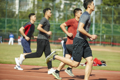青年人,男人,运动跑道,成年的,慢跑,少量人群,努力,东亚,田径跑道,男性