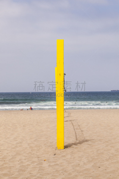 木桩,海滩,排球运动,蓝色,垂直画幅,球,天空,休闲活动,沙子,符号