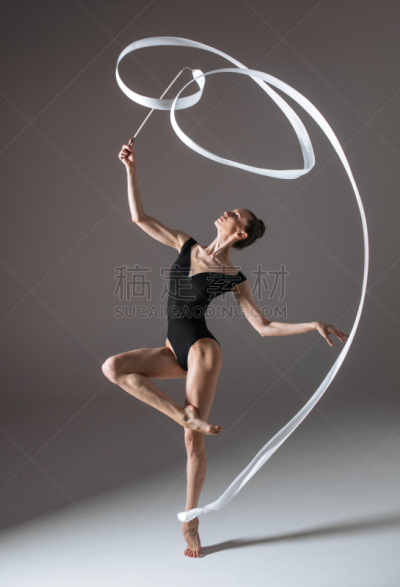 青年人,女人,体操,垂直画幅,休闲活动,芭蕾舞鞋,仅成年人,现代,培训课,运动
