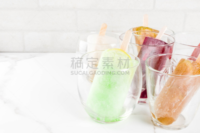 鸡尾酒,夏天,冻结的,含酒精饮料,饮料,香槟,薄荷朱利酒,莫吉托,柠檬,柠檬水