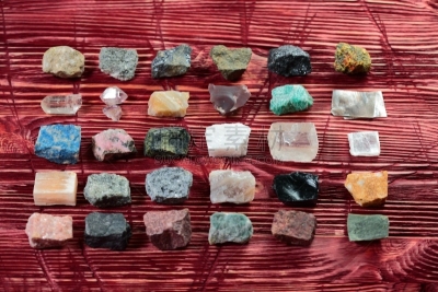 木制,桌子,古老的,岩石,绿色微斜长石,蓝铜矿,展示盒,天然磁石,黄铁矿,宝石学