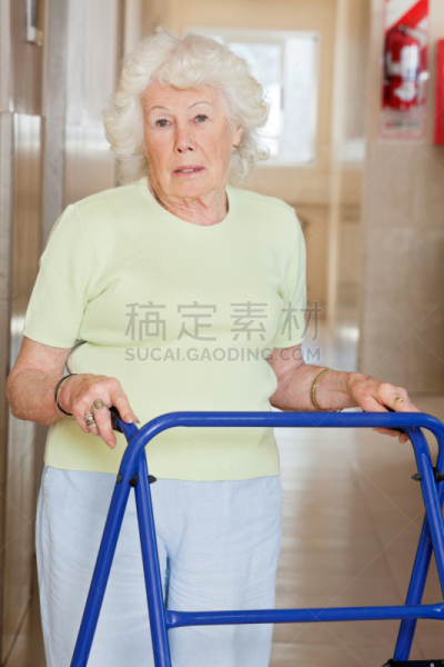 老年女人,画框,流动的行人,垂直画幅,美,身体受伤,注视镜头,美人,古老的