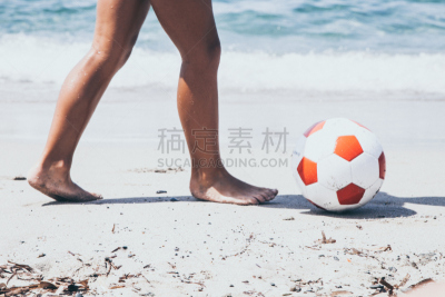 地面,球,青少年,半身像,休闲活动,沙子,旅行者,夏天,仅成年人,海滩