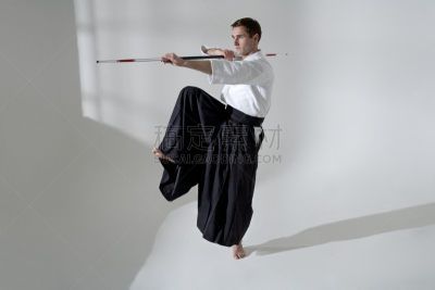 武术,跆博健身操,剑道,水平画幅,仅一个中年男人,白色背景,人,白人,仅男人,仅成年人