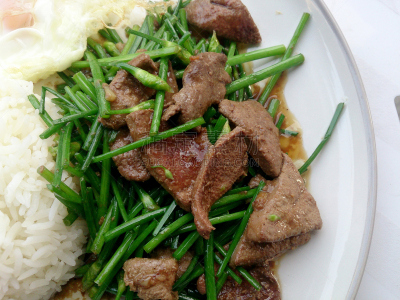 细香葱,大蒜,猪肉,仅一朵花,肝脏,餐具,格子烤肉,葱,水平画幅,膳食