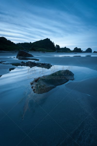 岩石,黎明,垂直画幅,无人,蓝色,曙暮光,户外,海洋,海岸线,布鲁斯金城